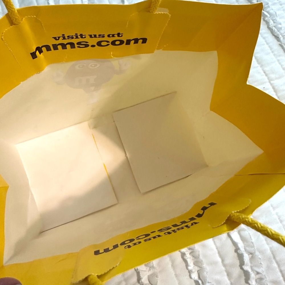M&M’s Candy Brand Yellow Small Gift Bag From Las Vegas M&M Store Purple M&ms - Picture 8 of 8